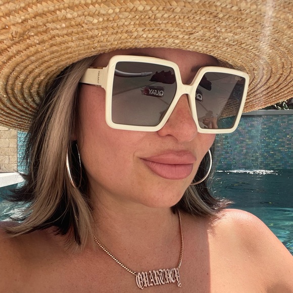 QUAY Almost Ready Polarized Sunglasses 
Ivory Frame Brown Gradient Lens Square - Picture 13 of 14